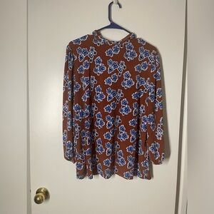 Moving Sale! Cute Flowery Blouse with Lace/Bow